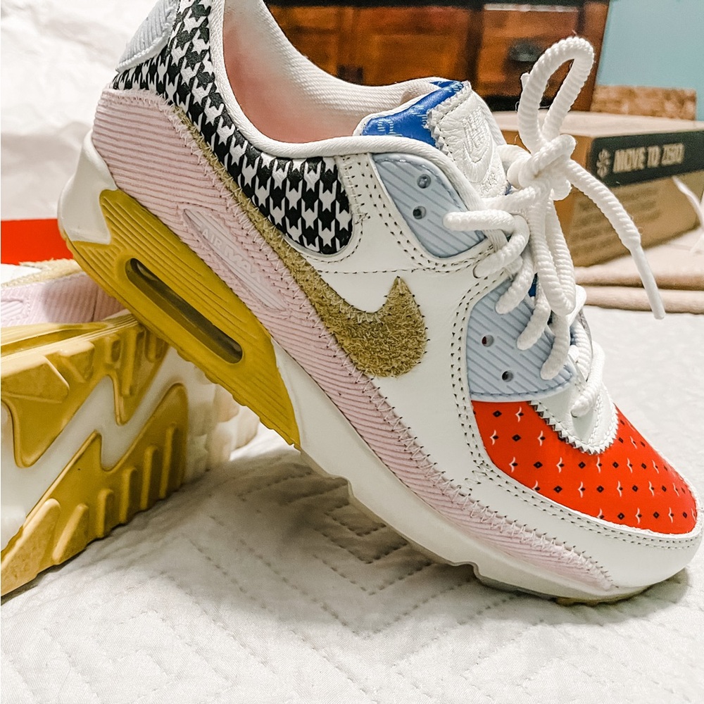 Nike Air Max 90 Patchwork - Size 8